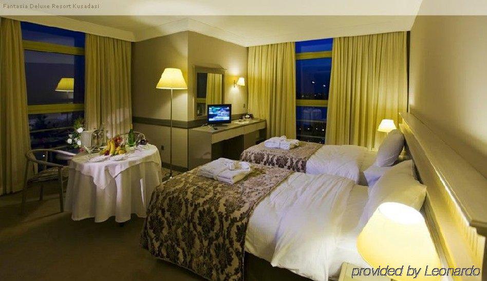 Fantasia Deluxe Hotel 쿠사다시 객실 사진