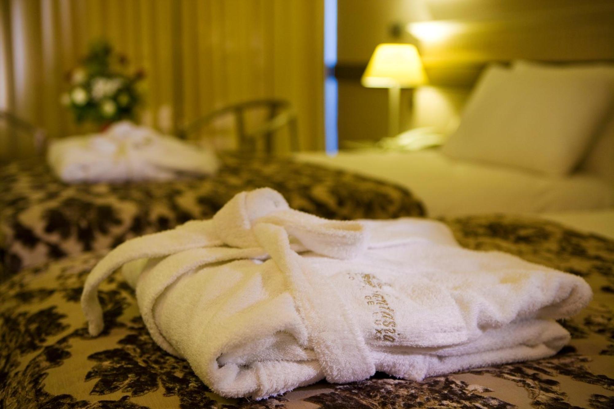 Fantasia Deluxe Hotel 쿠사다시 외부 사진