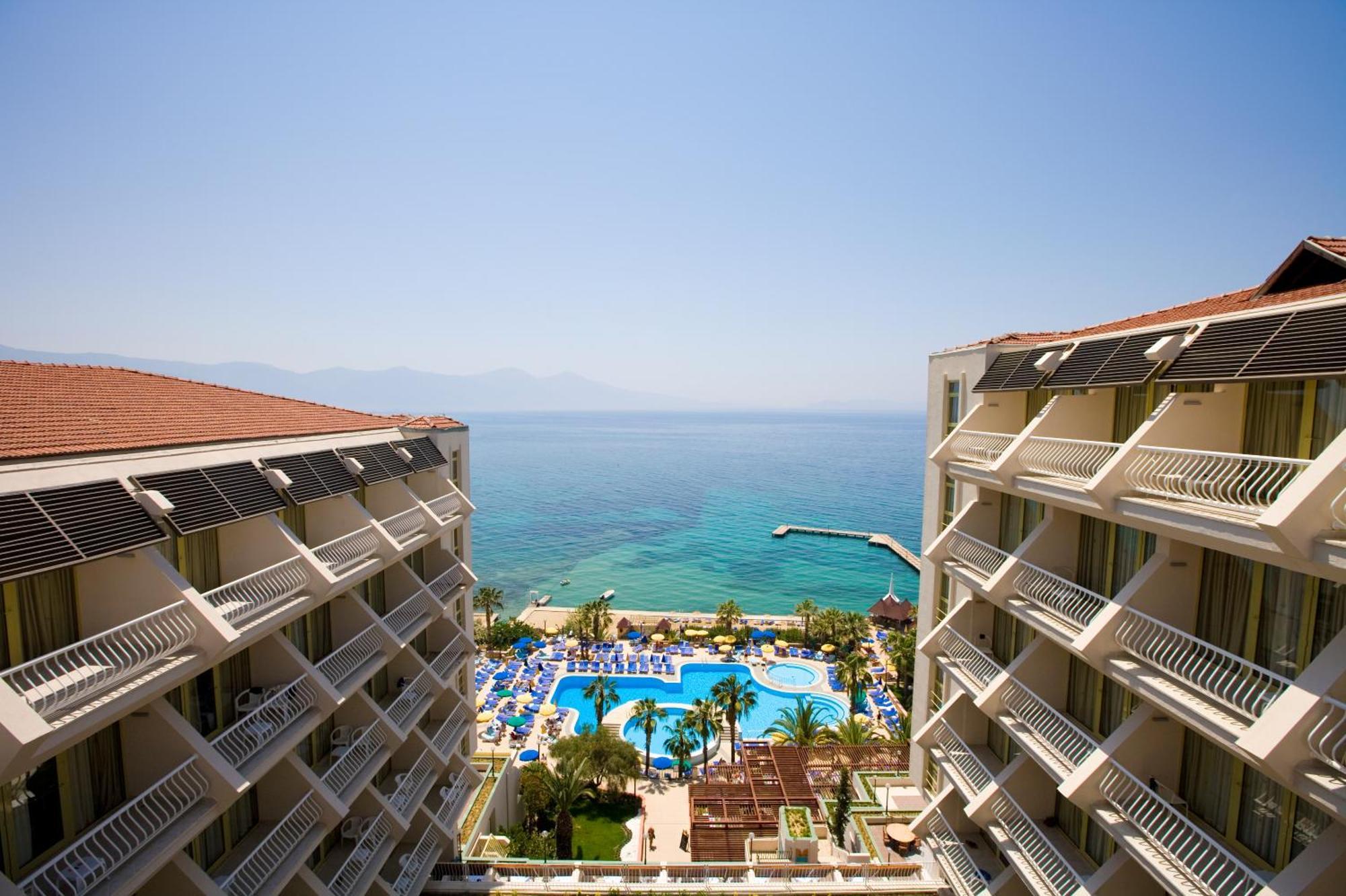 Fantasia Deluxe Hotel 쿠사다시 외부 사진