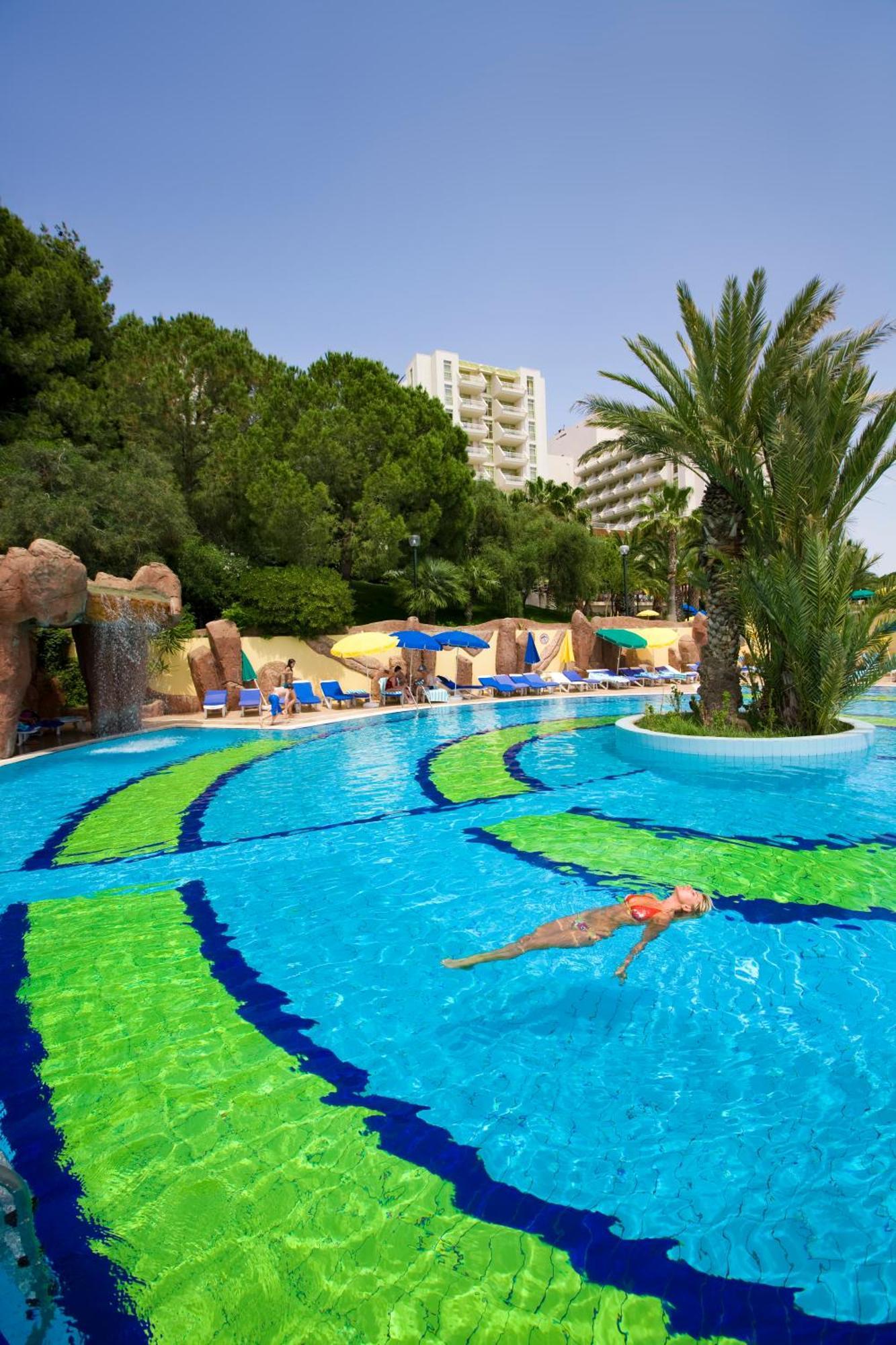 Fantasia Deluxe Hotel 쿠사다시 외부 사진