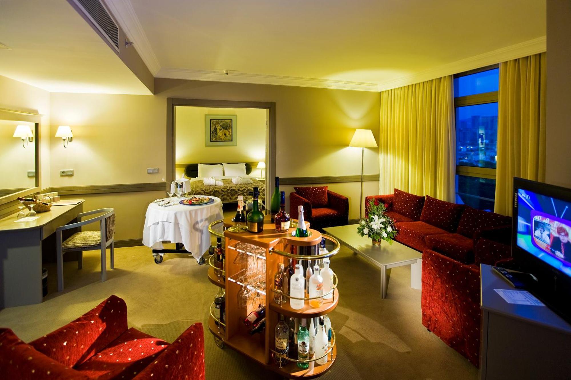 Fantasia Deluxe Hotel 쿠사다시 외부 사진