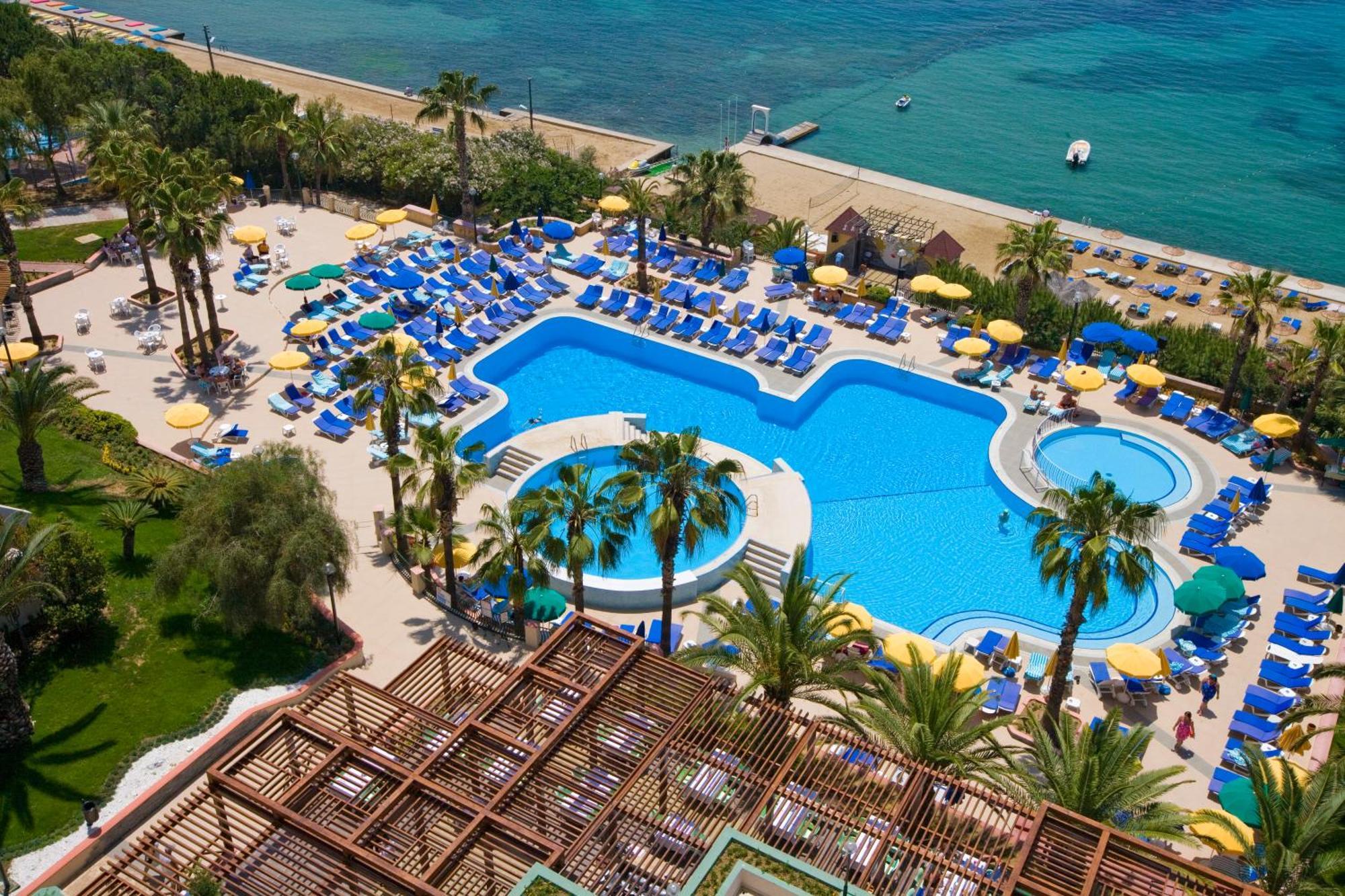 Fantasia Deluxe Hotel 쿠사다시 외부 사진
